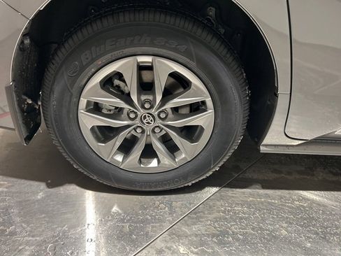 New 2026 Toyota Sienna LE image 19