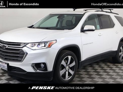 Used 2021 Chevrolet Traverse LT w/ LT Premium Package image 1