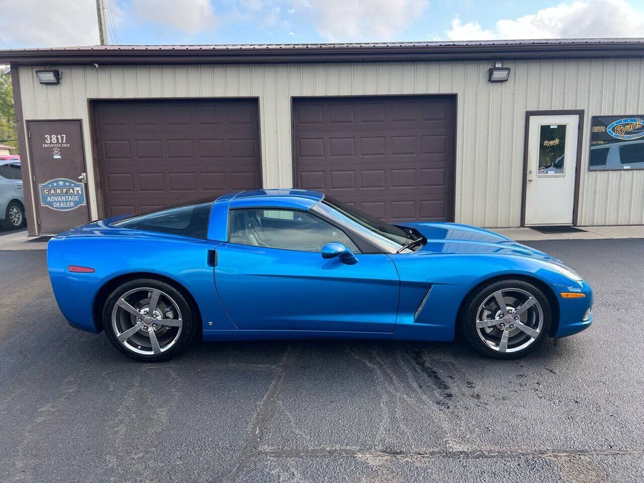 Used 2008 Chevrolet Corvette Coupe w/ Preferred Equipment Group RWD image 11