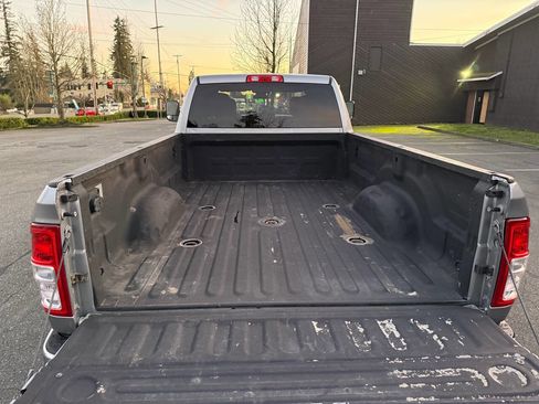 Used 2021 RAM 3500 Big Horn image 7