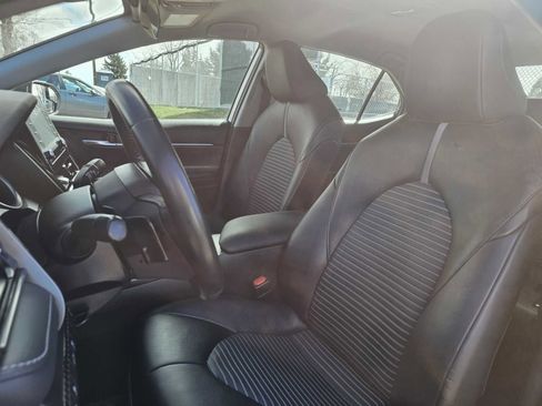 Used 2023 Toyota Camry SE image 11