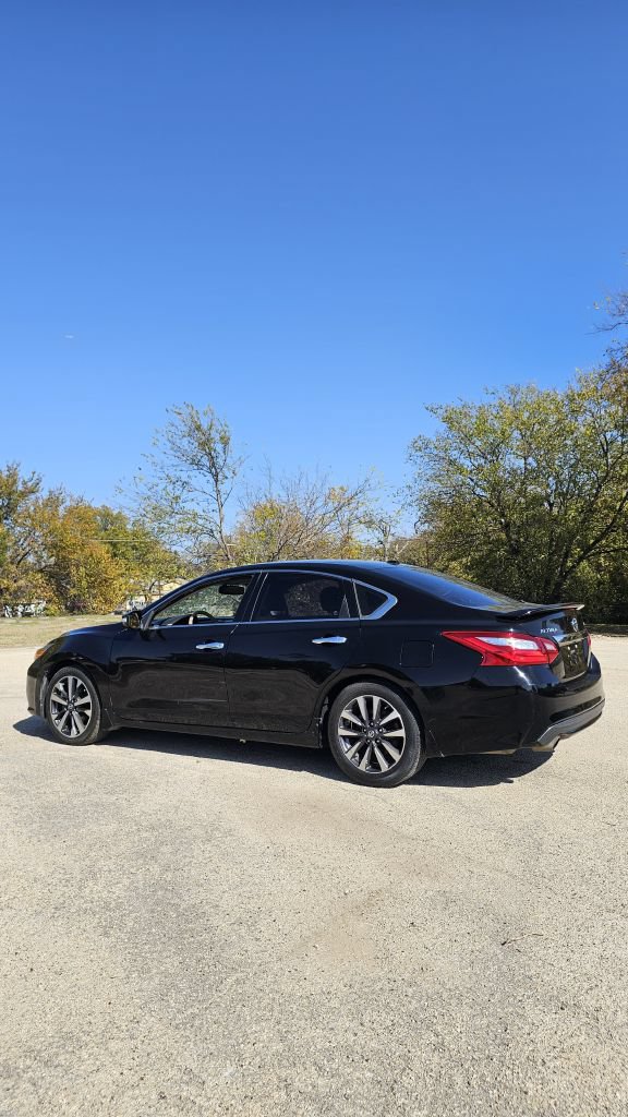 Used 2016 Nissan Altima 2.5 SL w/ 2.5 Technology w/LED Package FWD image 4
