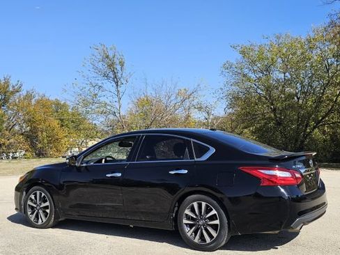 Used 2016 Nissan Altima 2.5 SL w/ 2.5 Technology w/LED Package FWD image 4
