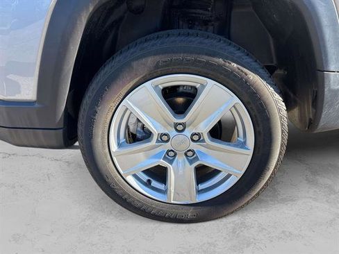 Used 2022 Jeep Compass Latitude image 28