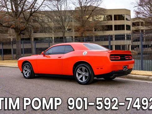 Used 2019 Dodge Challenger SXT image 8
