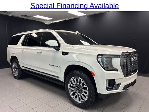 Used 2023 GMC Yukon XL Denali Ultimate AWD/4WD image 1