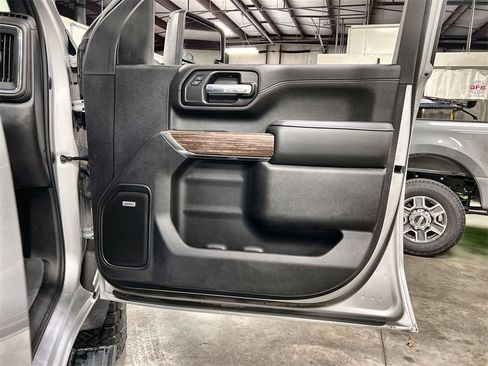 Used 2022 Chevrolet Silverado 2500 High Country image 37