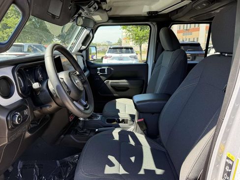 Used 2024 Jeep Wrangler Unlimited Sport AWD/4WD image 14