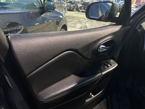 Used 2021 Jeep Cherokee Latitude Lux image 7