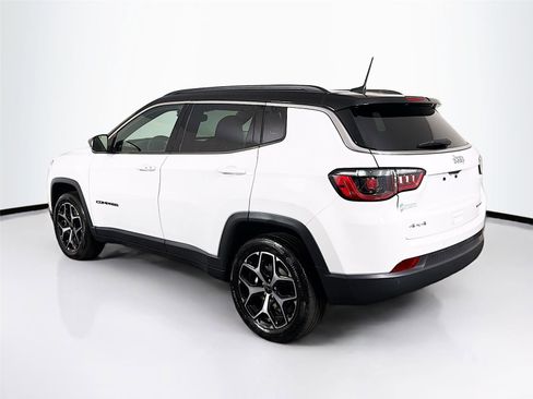 Used 2025 Jeep Compass Limited AWD/4WD image 5