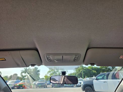 Used 2011 Honda Fit Sport image 38