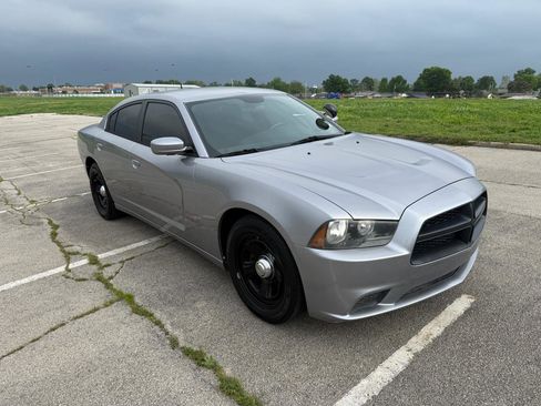 Used 2013 Dodge Charger Police RWD image 2