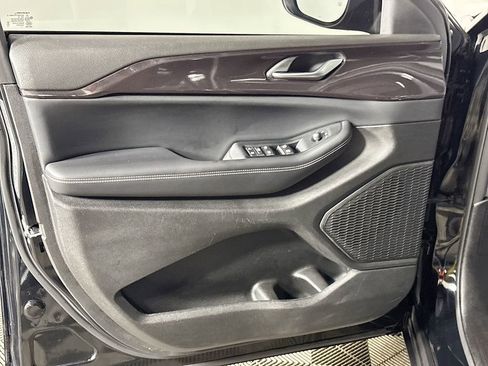 Used 2023 Jeep Grand Cherokee Laredo w/ Trailer Tow Prep Group (B) image 10