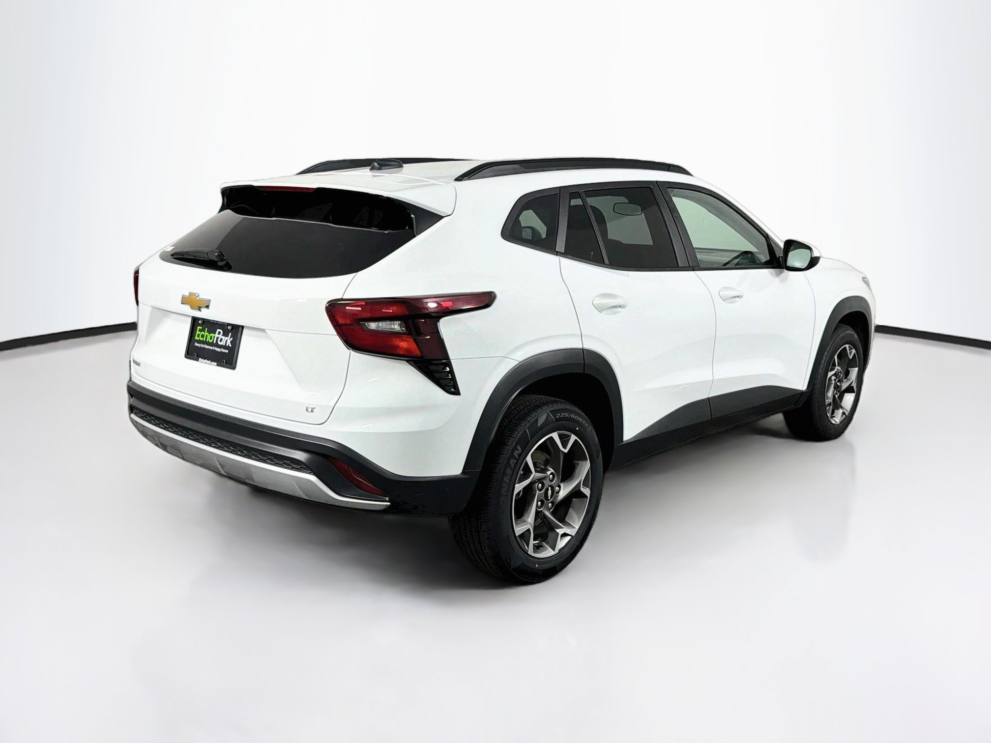 Used 2025 Chevrolet Trax LT FWD image 9