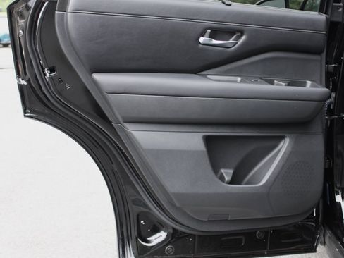 Certified 2024 Nissan Pathfinder SL w/ SL Premium Package image 18