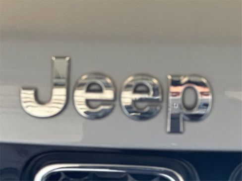 Used 2020 Jeep Compass Limited image 18