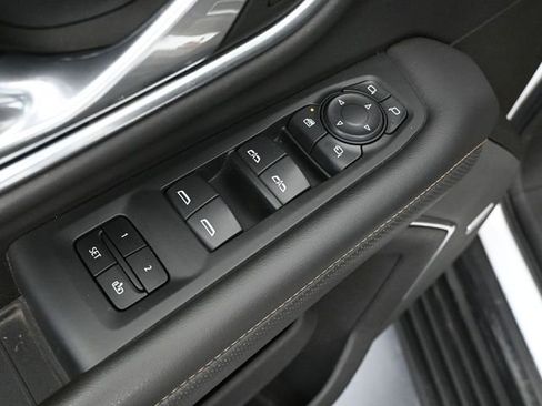 Used 2021 GMC Yukon XL AT4 AWD/4WD image 21