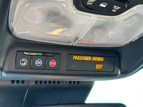 New 2026 GMC Canyon AT4 w/ Nightfall Edition AWD/4WD image 17