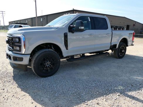 New 2026 Ford F250 Lariat w/ Black Appearance Package AWD/4WD image 8