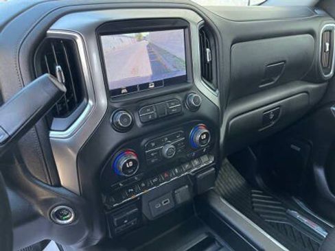 Used 2021 Chevrolet Silverado 1500 LT Trail Boss w/ Convenience Package II AWD/4WD image 12