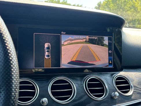 Used 2018 Mercedes-Benz E 300 w/ Premium 1 Package image 32