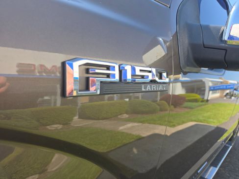 Used 2015 Ford F150 Lariat w/ Equipment Group 502A Luxury AWD/4WD image 12