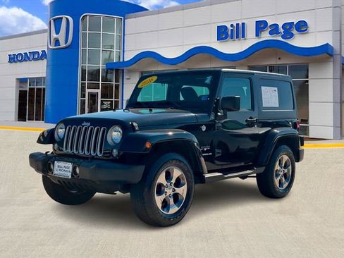 Used 2016 Jeep Wrangler Sahara w/ Connectivity Group AWD/4WD image 2