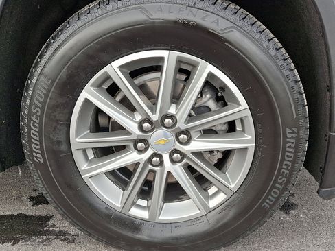 Used 2023 Chevrolet Traverse LT image 8