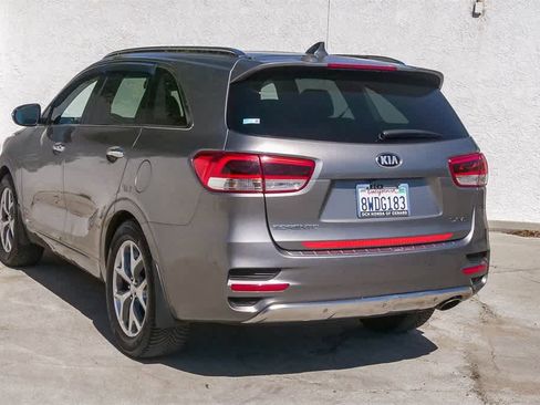 Used 2018 Kia Sorento SX image 9
