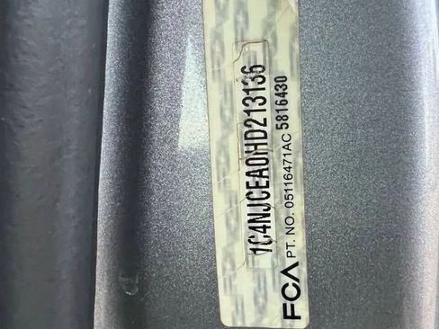 Used 2017 Jeep Compass Latitude image 36