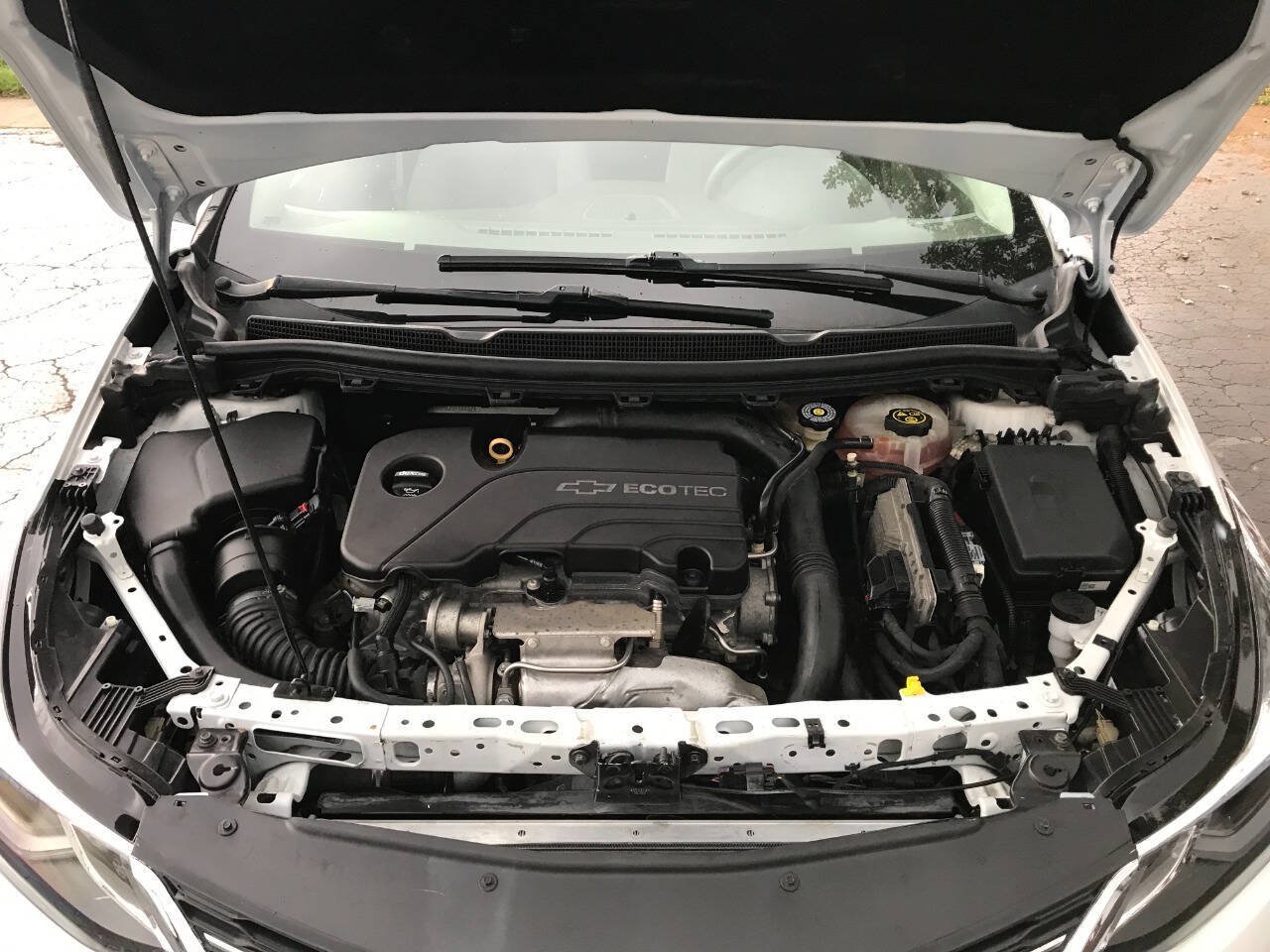 Used 2018 Chevrolet Cruze LT w/ Convenience Package FWD image 8