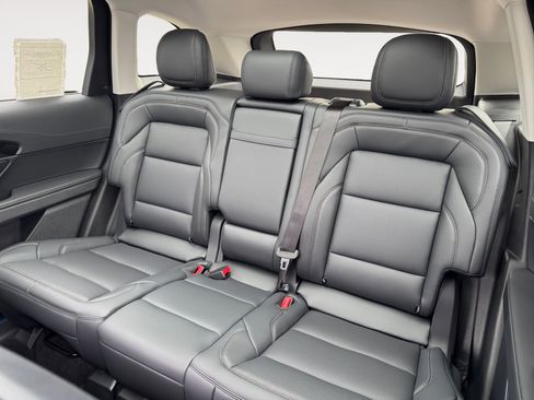 New 2026 Lincoln Nautilus Premier w/ Equipment Group 102A image 16