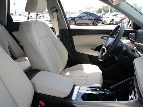 Used 2025 Audi Q5 Premium Plus w/ Premium Plus AWD/4WD image 17