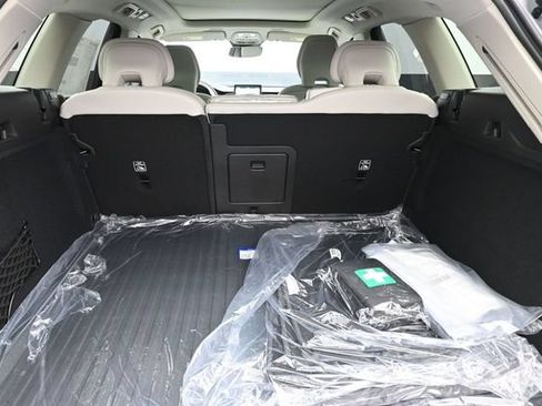 New 2026 Volvo XC60 B5 Ultra w/ Protection Package Premier AWD/4WD image 32