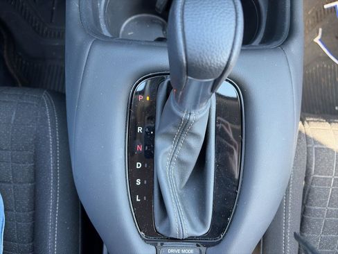 Used 2023 Honda HR-V LX image 16