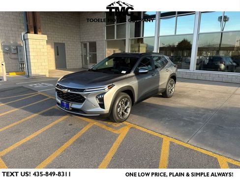 New 2026 Chevrolet Trax LT w/ Driver Confidence Package FWD image 1