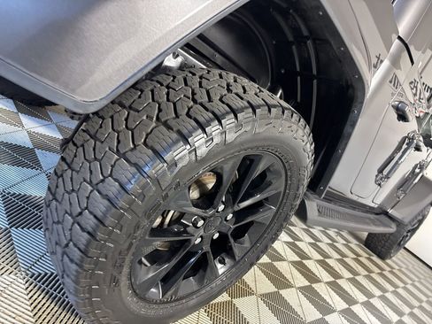 Used 2021 Jeep Gladiator Overland image 34