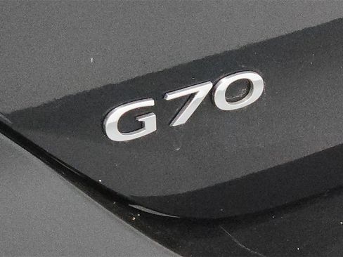 Used 2022 Genesis G70 2.0T image 27