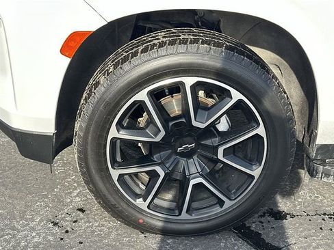 Certified 2023 Chevrolet Suburban RST image 11