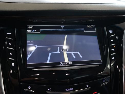 Used 2018 Cadillac Escalade Luxury AWD/4WD image 9