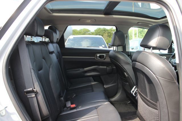 Used 2023 Kia Sorento S w/ Panoramic Sunroof Package AWD/4WD image 31