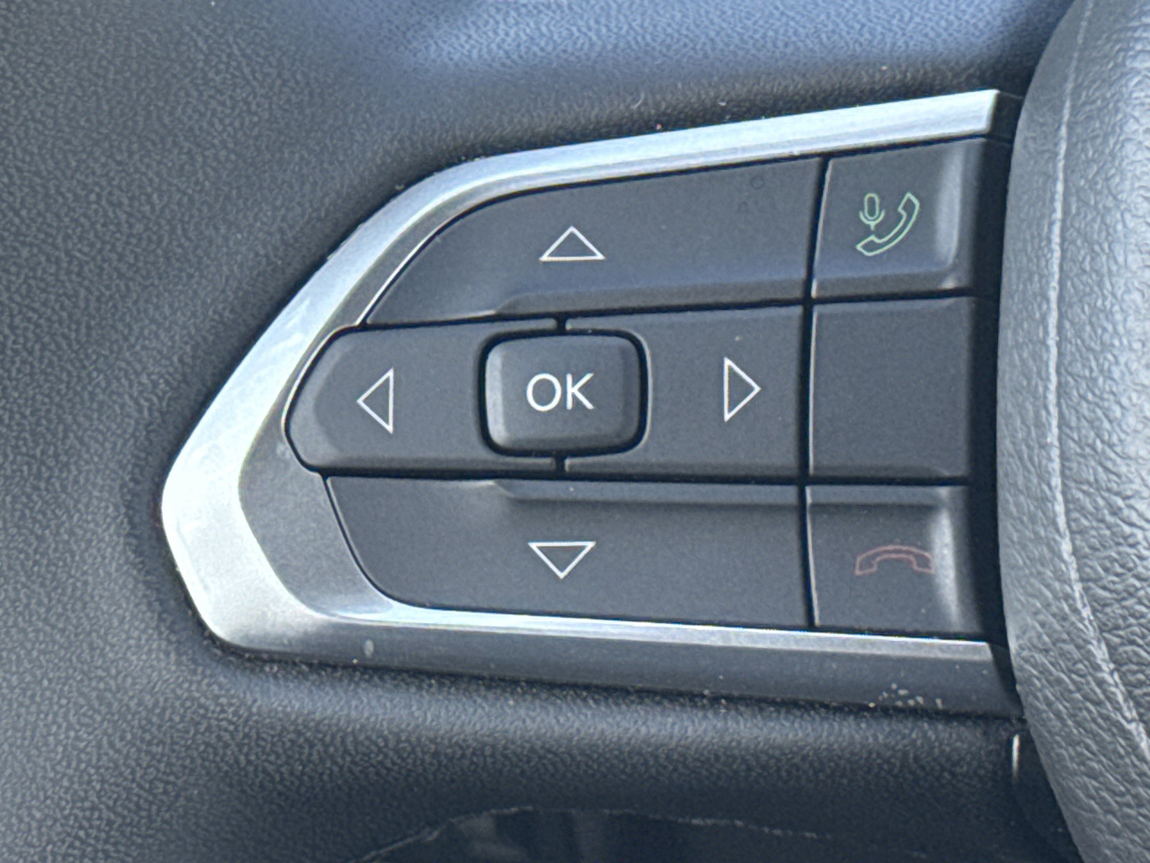 Used 2025 Jeep Compass Limited AWD/4WD image 19