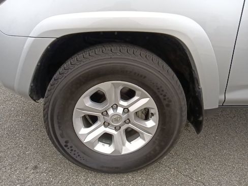 Used 2024 Toyota 4Runner SR5 image 10