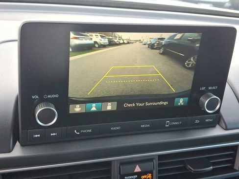 Used 2023 Honda Pilot Sport image 19