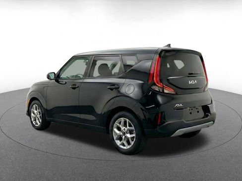 Used 2025 Kia Soul LX w/ LX Technology Package FWD image 7
