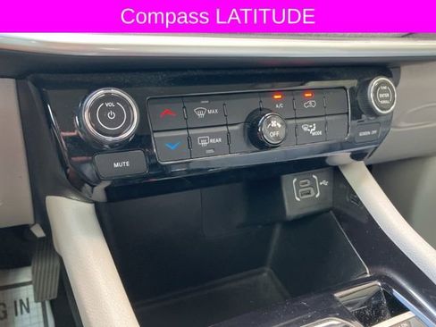 Used 2022 Jeep Compass Latitude image 33