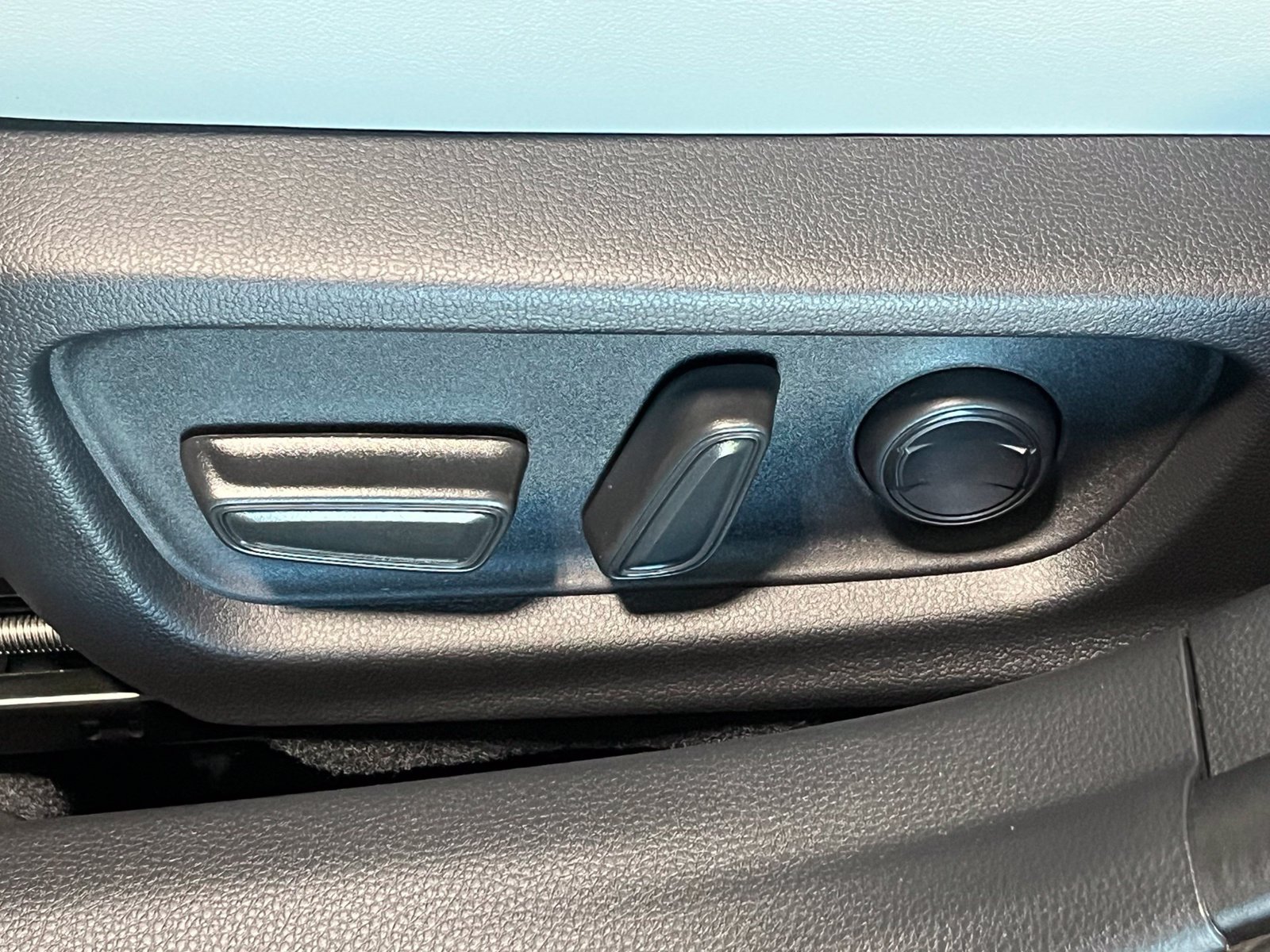 New 2027 Toyota Prius XLE AWD/4WD image 17
