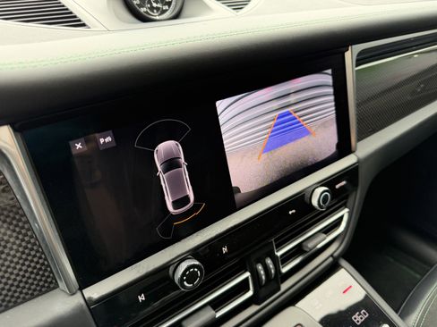 Certified 2023 Porsche Macan GTS image 32