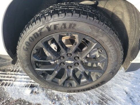 Used 2023 Chevrolet Suburban High Country image 53