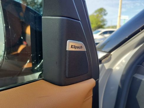 Used 2025 Nissan Armada SL w/ Captain's Chari Seat Package RWD image 18